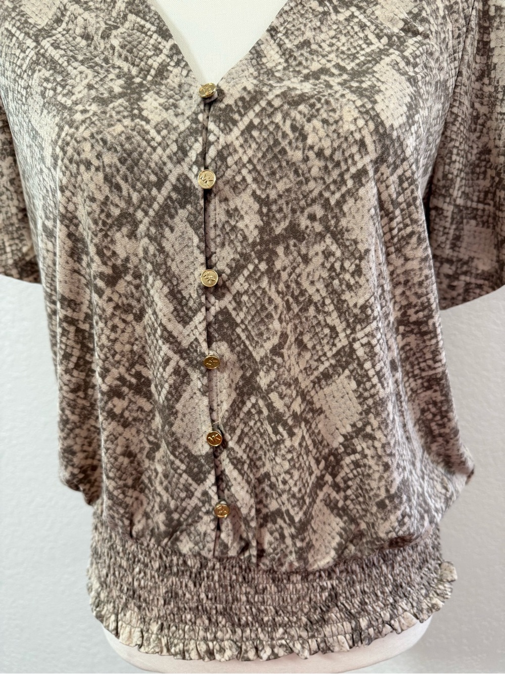 NWT!!  MICHAEL KORS Beige and Gray Snakeskin Blouse Size M